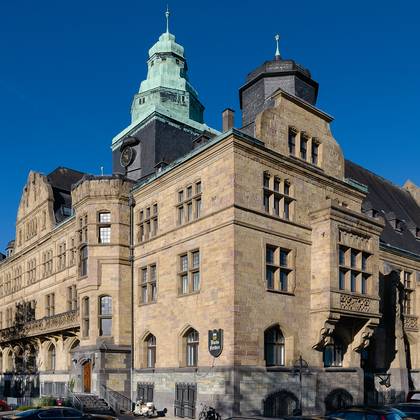 Bild Referenz "Fassadensanierung der reich profilierten Fassade am Rathaus Recklinghausen"