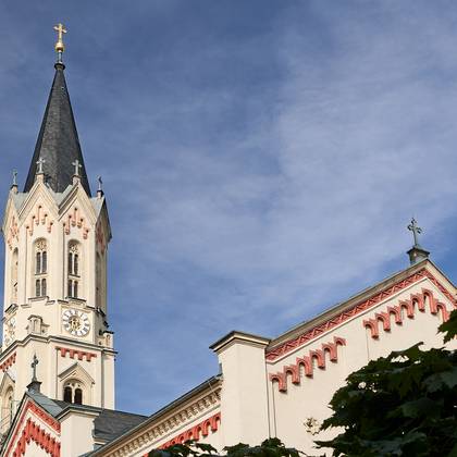 Bild Referenz "Eibenstock Stadtkirche, Putz-Natursteinarbeiten Turmbereich"