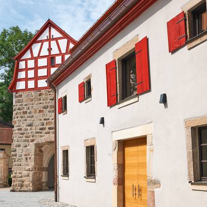Bild Referenz "Herrieden Stadtschloss - Restaurierung und Rekonstruktion an Fassade und Innenbereich"